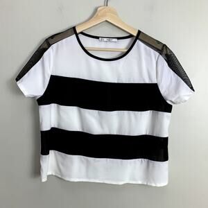 Grifflin Paris Black White Lace Short Sleeve Cropped Top Blouse M Medium